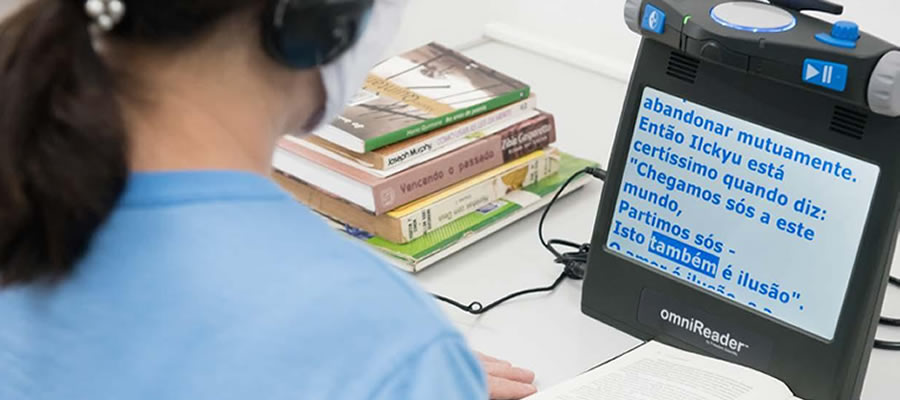 Leitor Portátil OmniReader c/ Voz Portuguesa Freedom Scientific